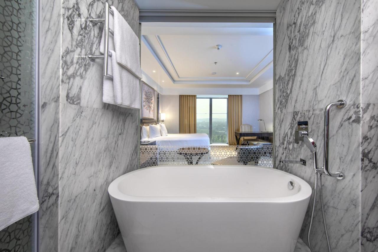 Itc Royal Bengal, A Luxury Collection Hotel, Колката Екстериор снимка Bathroom